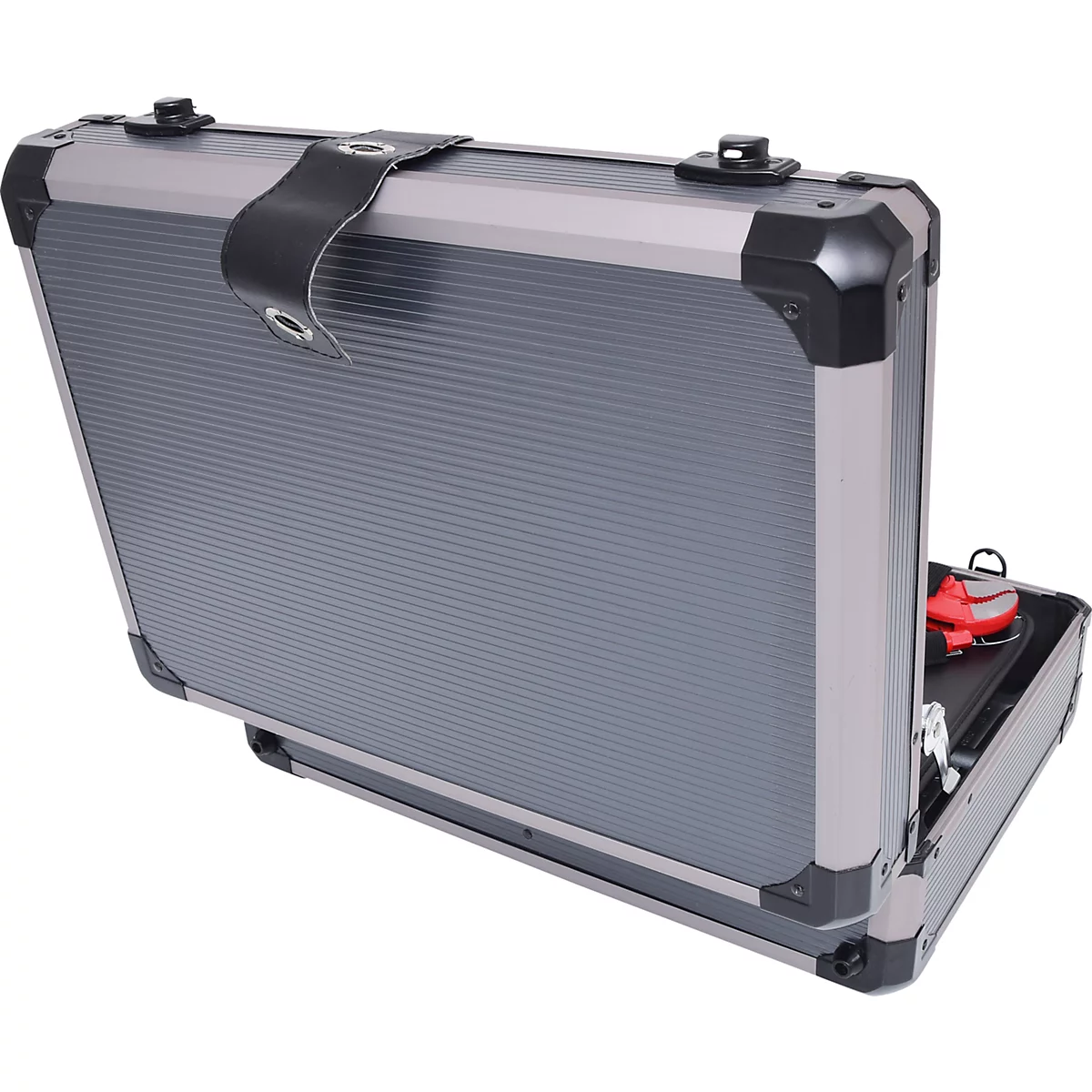 Grauer Werkzeugkoffer, teilweise geöffnet. Schwarzer Griff mit Öse. Silberfarbene Eckverstärkungen.